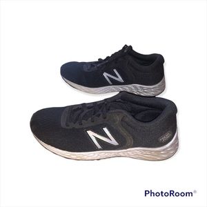 EUC black New Balance sneakers 👟 YPARIBS2 size 1.5